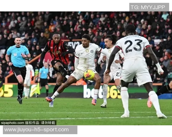 电讯报称曼联曼城红军争夺塞梅尼奥切尔西不愿打破薪资结构